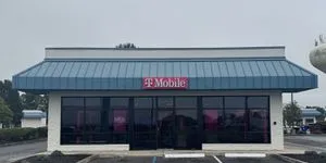 T-Mobile Aerenson Dr & N Dupont Blvd