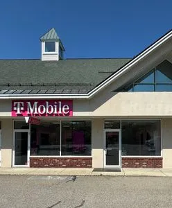 T-Mobile Cedar & Dilla