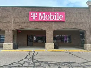 T-Mobile Highland Ave & W Commerce St