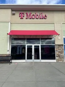 T-Mobile Shoppes at Blackstone Valley
