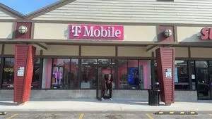 T-Mobile Brady & Cambridge