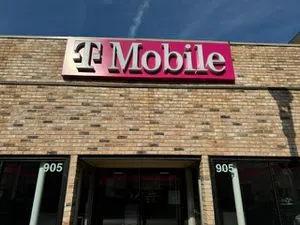 T-Mobile S Cesar Chavez Drive & W Walker St