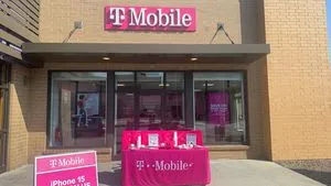 T-Mobile W Wisconsin Ave & N 22nd St