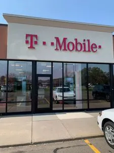 T-Mobile Hwy 7 & 101