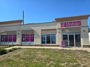 T-Mobile Johnson Dr & Birch St