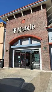 T-Mobile Oakdale Rd & Scenic Dr
