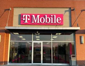 T-Mobile Wagner Rd & Ctr Commons Blvd