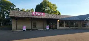 T-Mobile Columbia Ave E & Grand Blvd