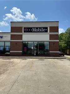 T-Mobile Ann Street & Locust Street