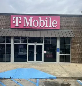 T-Mobile The Plaza At Eastchase