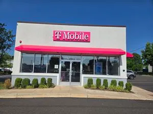 T-Mobile Bethlehem Pike & N Wales Rd