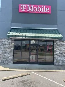 T-Mobile Hwy 70 W & Arendell St
