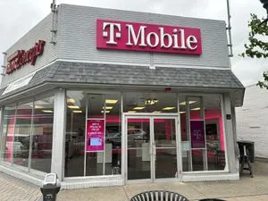 T-Mobile Morris St & Pine St