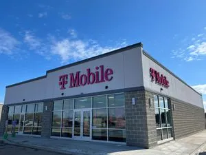 T-Mobile Rock Ridge Dr & Hwy 169