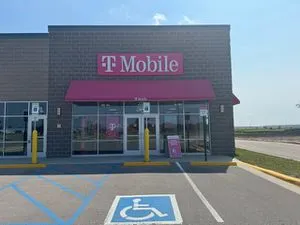 T-Mobile Grand & Winfield