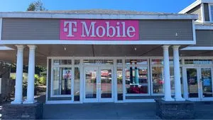 T-Mobile Harbour Pointe Shopping Centre
