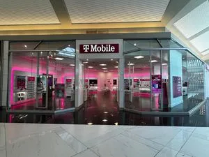 T-Mobile Plaza Del Sol