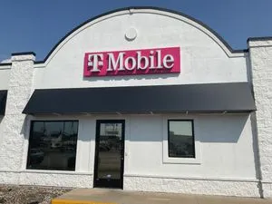 T-Mobile Apple Ave & Quarterline Rd