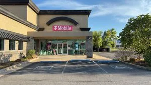 T-Mobile 6th & Shawnee Pkwy
