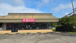 T-Mobile N Kings Hwy & 31st Ave N