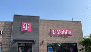 T-Mobile Ogden & Washington- Naperville