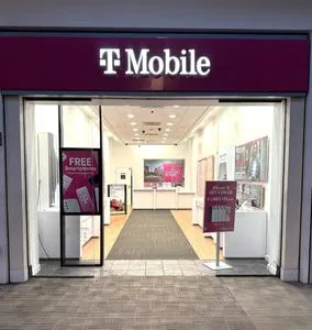 T-Mobile Pheasant Lane Mall