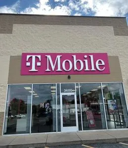 T-Mobile Gallatin Pike & Mcchesney Ave