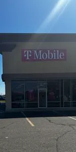 T-Mobile Keyser Ave & Parkway Dr