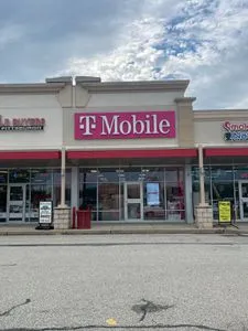 T-Mobile Highlands Mall Dr & Freeport Rd