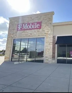 T-Mobile Creekside Way & Town Center Dr