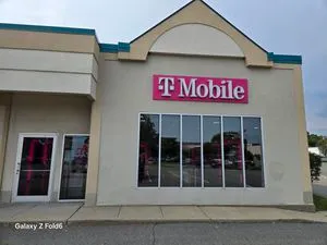 T-Mobile Wolf Rd - Colonie Center