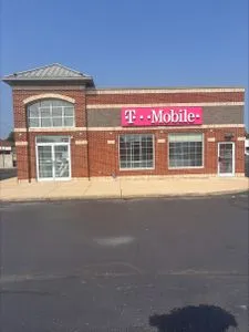 T-Mobile Memorial Dr & Parkview Dr