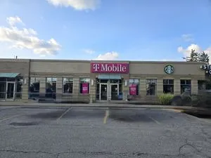 T-Mobile Chagrin Blvd & Green Rd