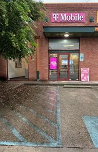 T-Mobile Tchoupitoulas St & Leontine St