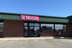 T-Mobile 1st Ave E & E 3rd St N
