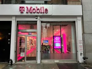T-Mobile Broadway & Waverly Pl