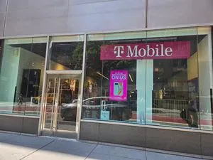 T-Mobile 45th & Lexington