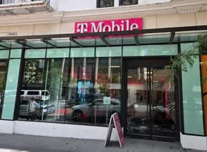 T-Mobile 3rd Ave & E 71st St