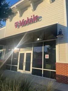 T-Mobile Sea Island Pkwy & Airport Cir