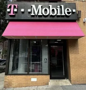 T-Mobile Broadway & 96th St