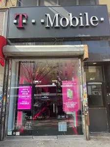T-Mobile E 116th St & 3rd Ave