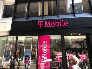T-Mobile W 46th St & 6th Ave