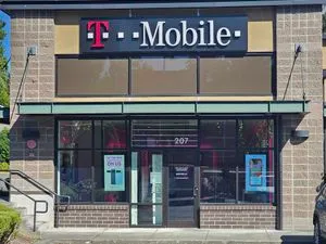 T-Mobile 1st Ave & 199th