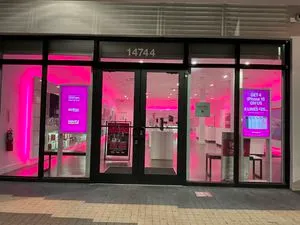 T-Mobile Biscayne Blvd & NE 146th