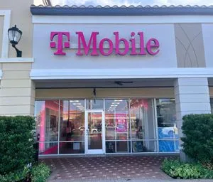 T-Mobile Tamiami Trail & S Salford Blvd