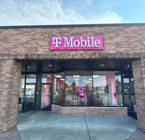 T-Mobile Livingston St & Pegasus Ave