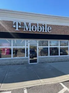 T-Mobile Haggerty Rd & Danielle Dr