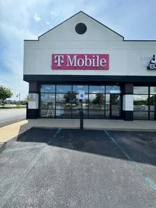 T-Mobile Harvey St & Independence Dr