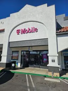 T-Mobile Rosecrans Ave & Pioneer Blvd