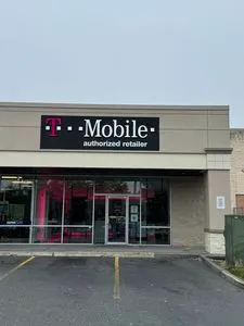 T-Mobile Sr 20 & Pioneer Way